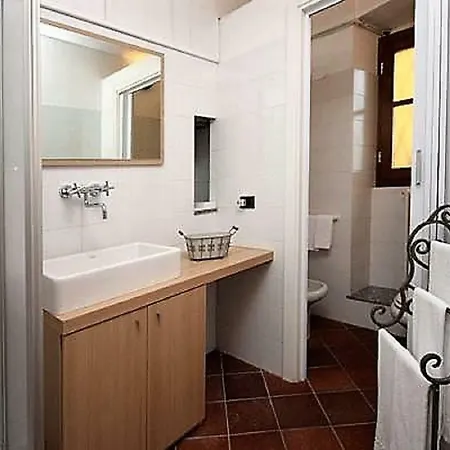 Il Molo Di Aurora Lezzeno